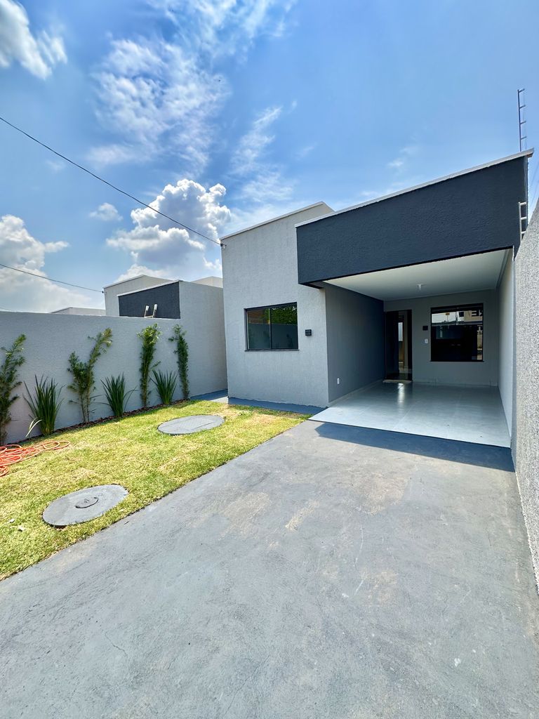 VENDE-SE CASA COM 2 QUARTOS NO RES MONTE CRISTO EM TRINDADE