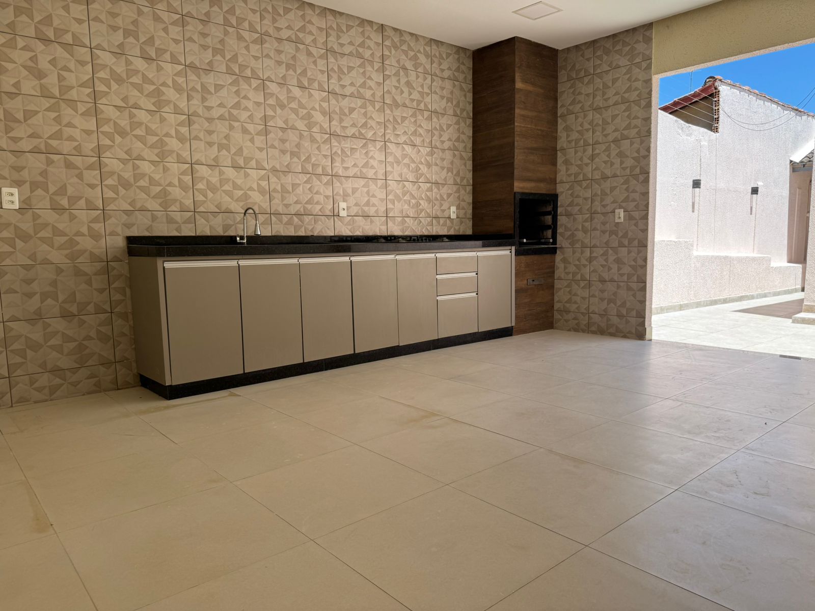 CASA  2/4 SETOR MAYSA