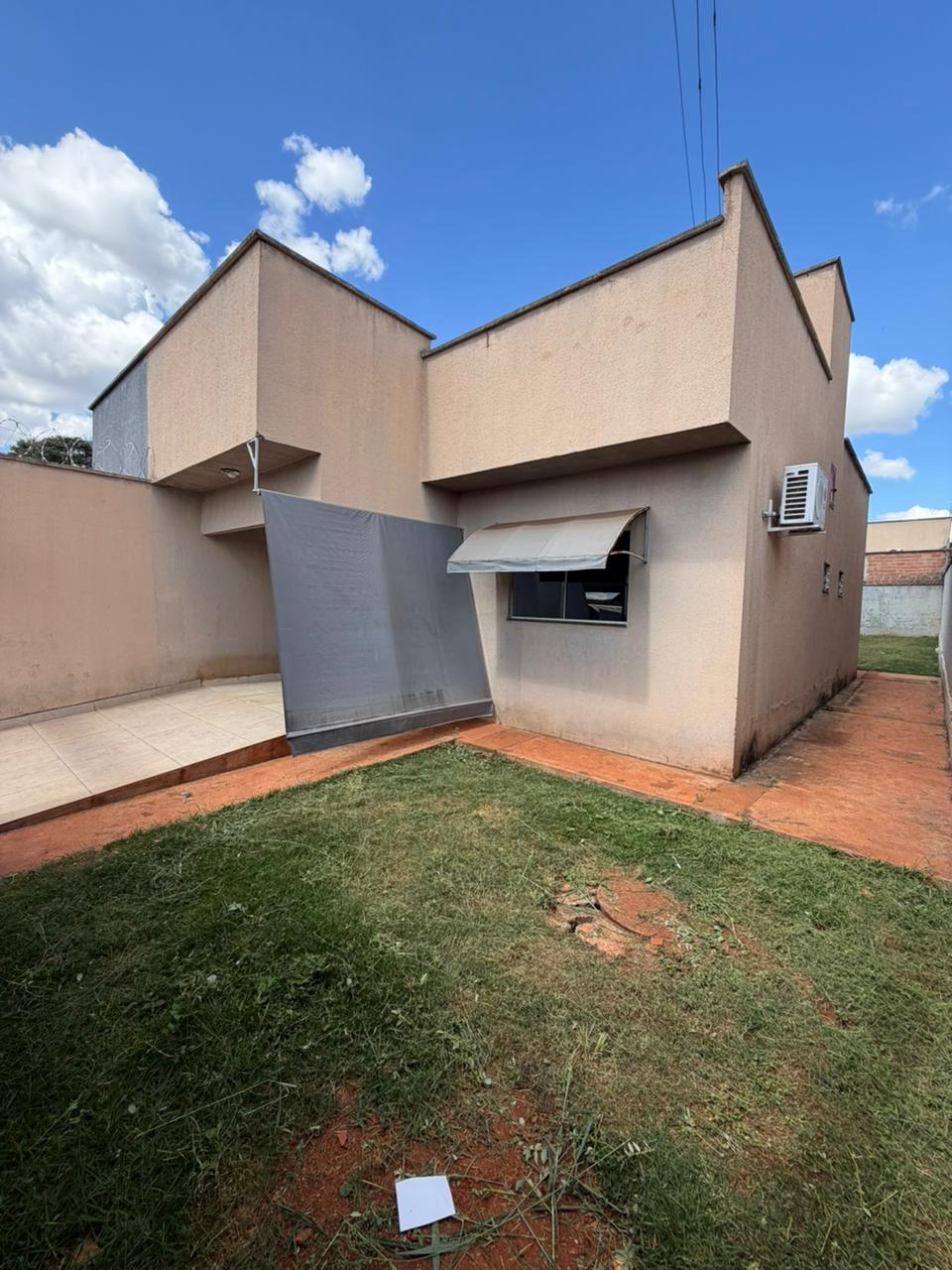 CASA À VENDA EM TRINDADE 2Q  COM 1 SUÍTE - JARDIM DECOLORES 